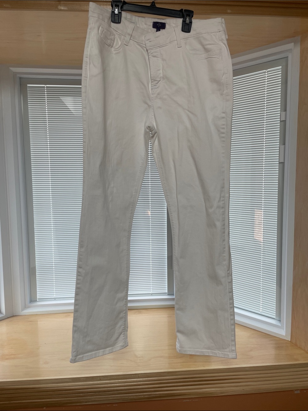NYDJ Straight Leg Jeans in white